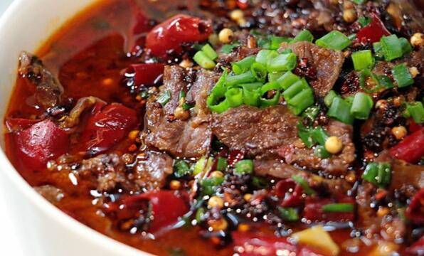 水煮牛肉的做法(水煮牛肉的做法是怎样的?哪些步骤是必不可少的?)