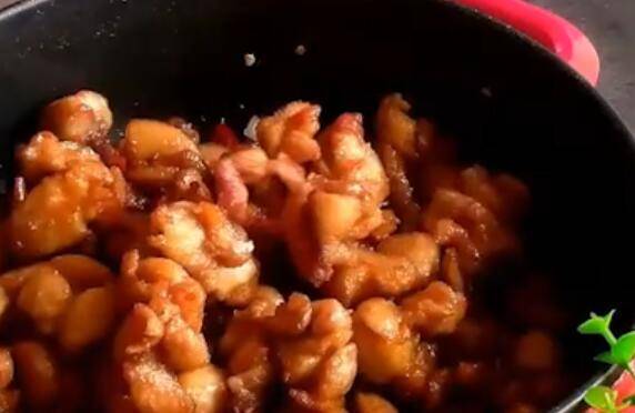 辣子鸡丁怎么做(如何做辣子鸡，越详细越好)