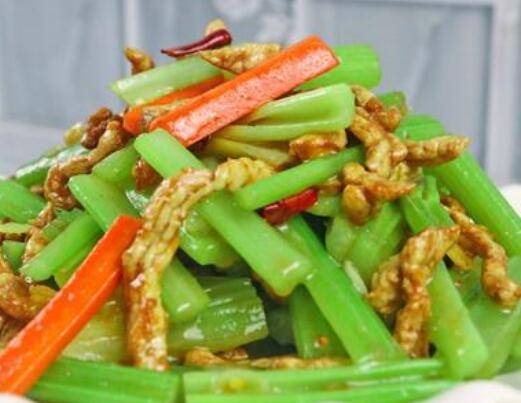 芹菜炒肉怎么做(芹菜炒肉怎么做？)