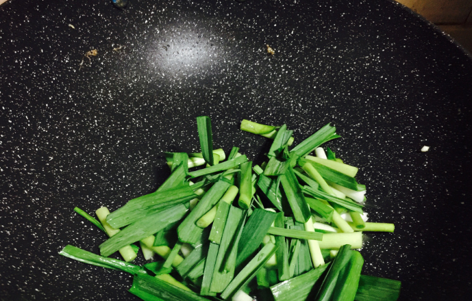 蒜苗怎么做好吃又简单(嫩蒜苗怎么做好吃)