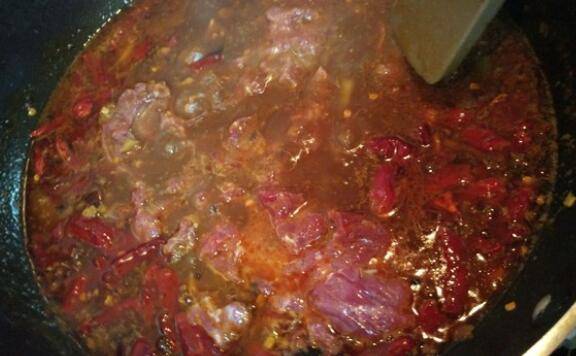 水煮牛肉的做法(水煮牛肉的做法是怎样的?哪些步骤是必不可少的?)