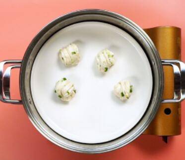 低筋面粉最简单能做啥(低筋面粉最简单的蛋糕)