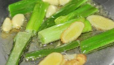 麻辣烫的做法(麻辣烫料的做法。)