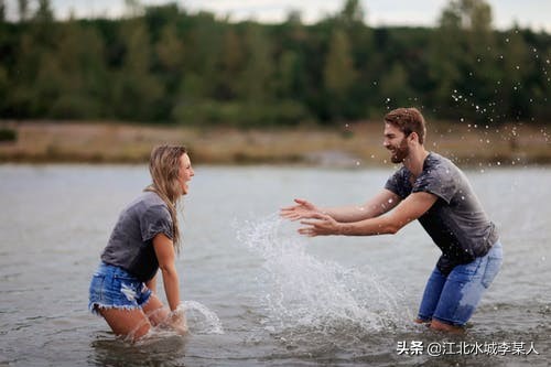 男人只想做朋友的表现，男人对你没意思的表现