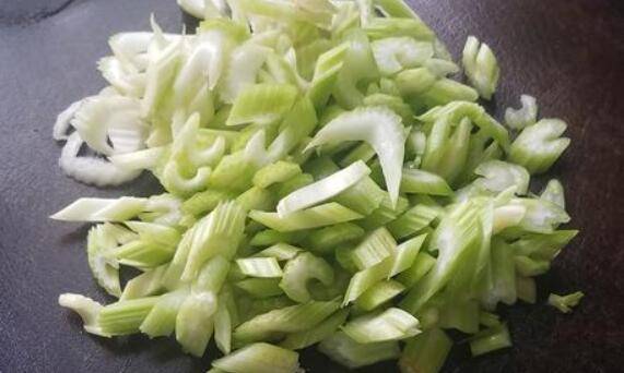 芹菜怎么做(请问芹菜怎么做着好吃)