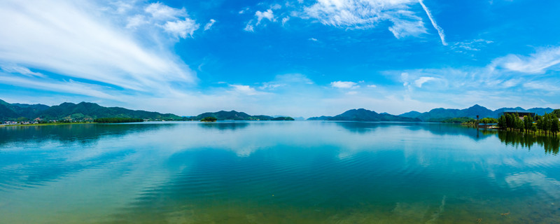 世界上最深的湖是什么湖(世界上最深的湖泊是)