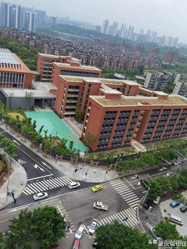 凭什么?开学第一天,重庆这所学校就火上了人民日报